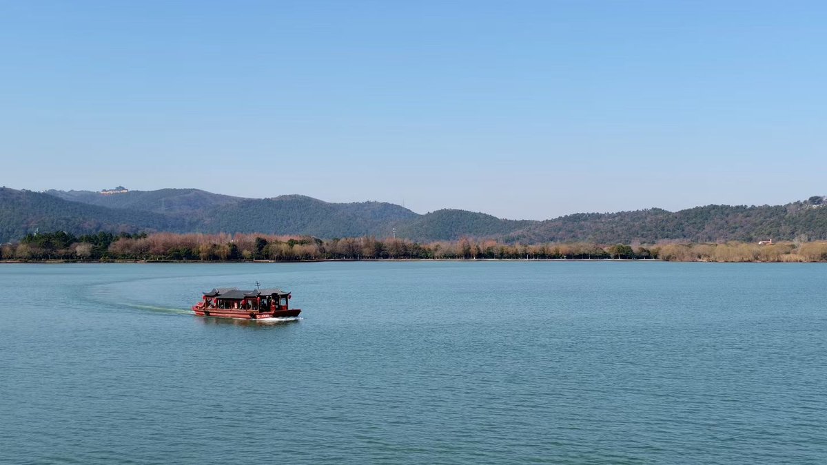初五破吾身，出门迎财神。 ​